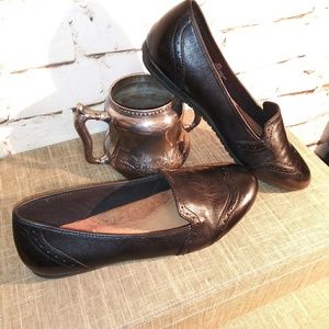 Women's Wingtip Loafer